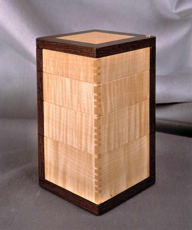 'Girandole' Fine Box by Robert Ingham